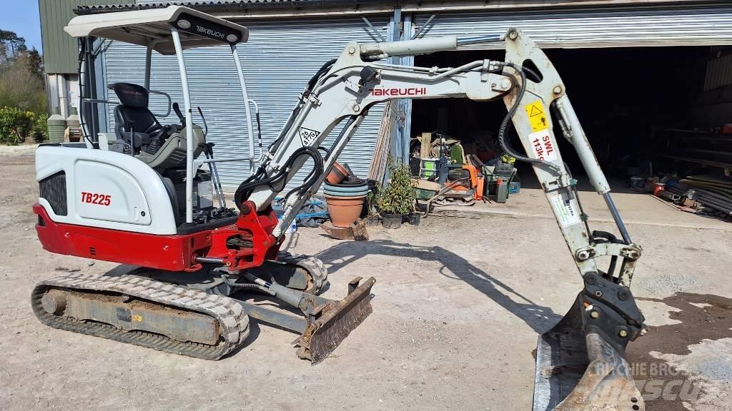 Takeuchi TB 225 Minigravemaskiner
