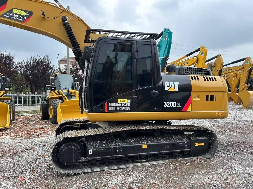 CAT 320D2L Gravemaskiner på larvebånd