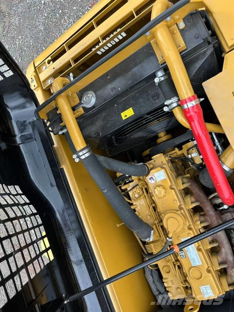 CAT 320D2L Gravemaskiner på larvebånd