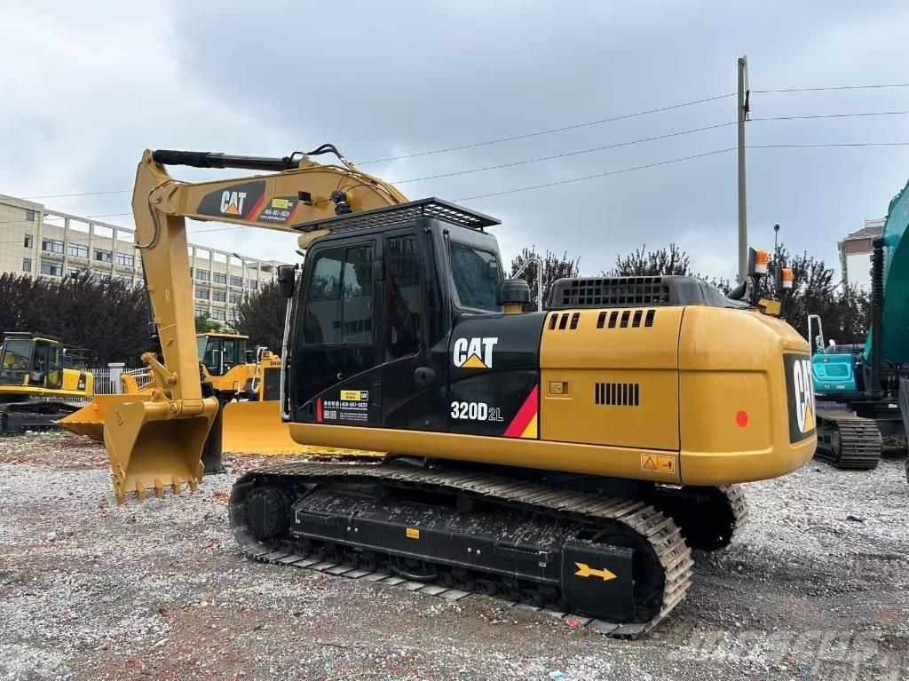CAT 320D2L Gravemaskiner på larvebånd