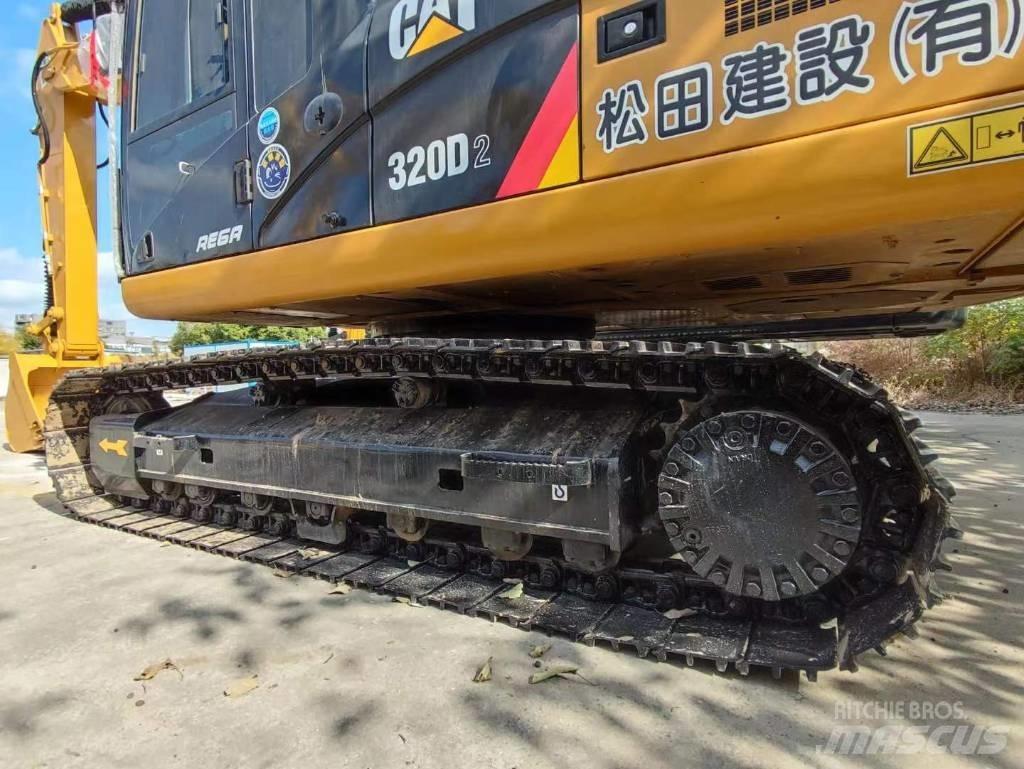 CAT 320D2 Midi-gravemaskiner 7t - 12t