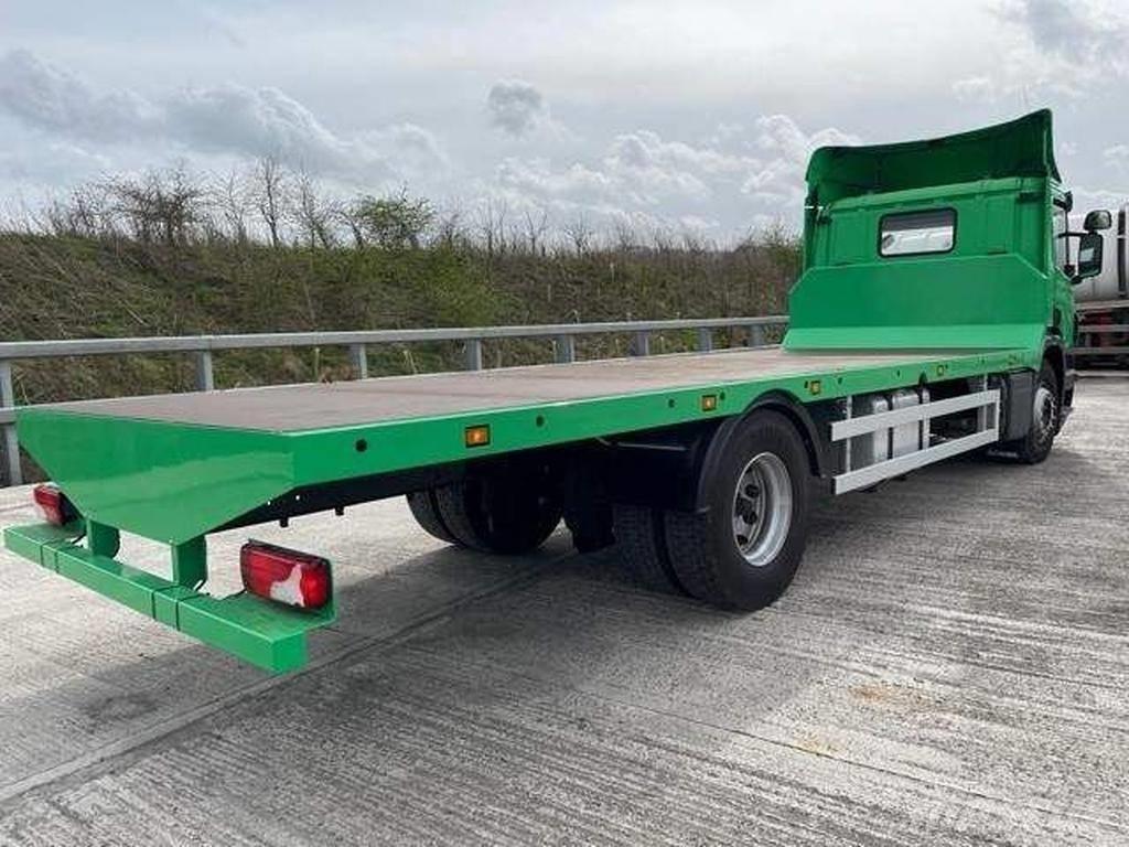 Scania P 410 Lastbil med lad/Flatbed