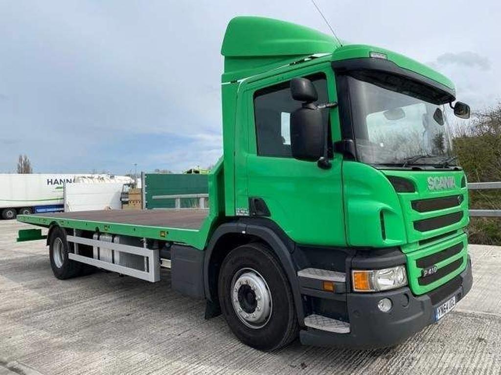 Scania P 410 Lastbil med lad/Flatbed