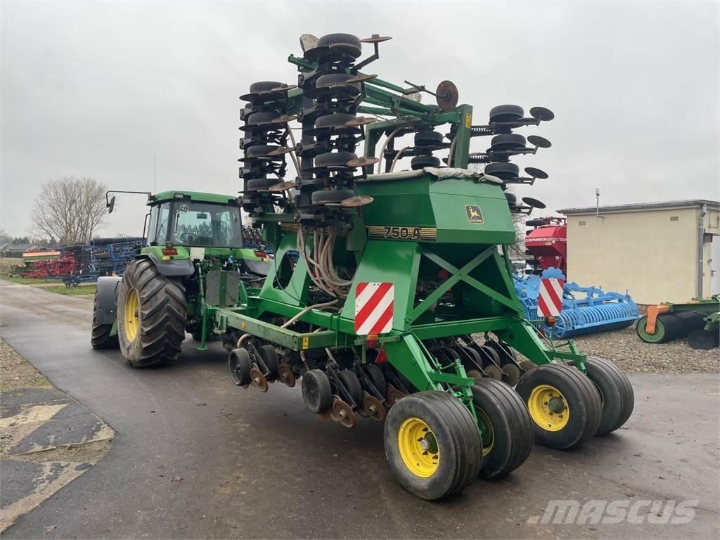 John Deere 750A 6m Enkornssåmaskiner