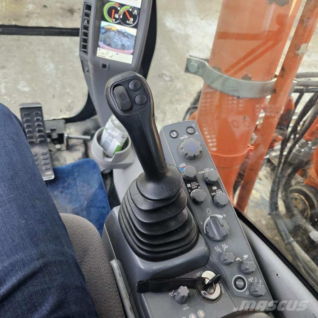 Hitachi ZX350LC-6 Gravemaskiner på larvebånd