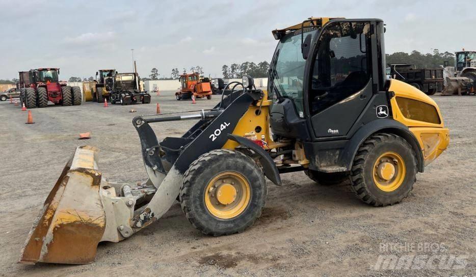 John Deere 204L Læssemaskiner på hjul