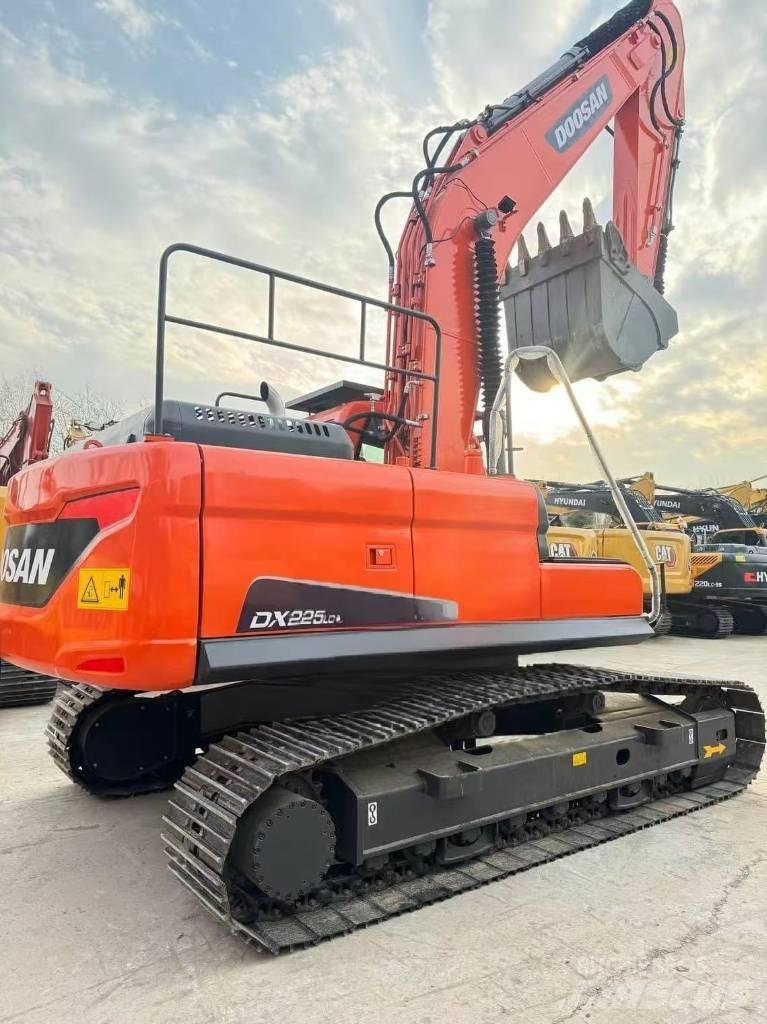 Doosan DX 225 LCA Midi-gravemaskiner 7t - 12t