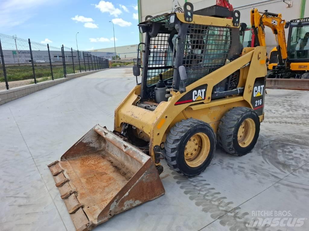 CAT 216 Minilæsser - skridstyret