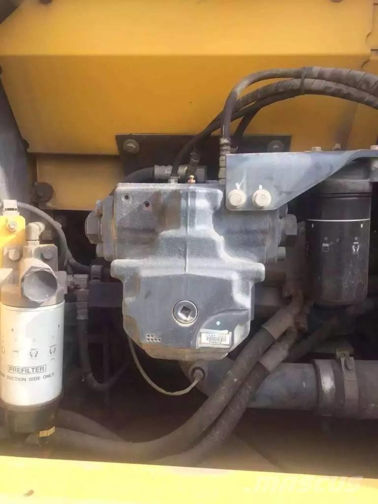 Komatsu PC 200-7 Gravemaskiner på larvebånd