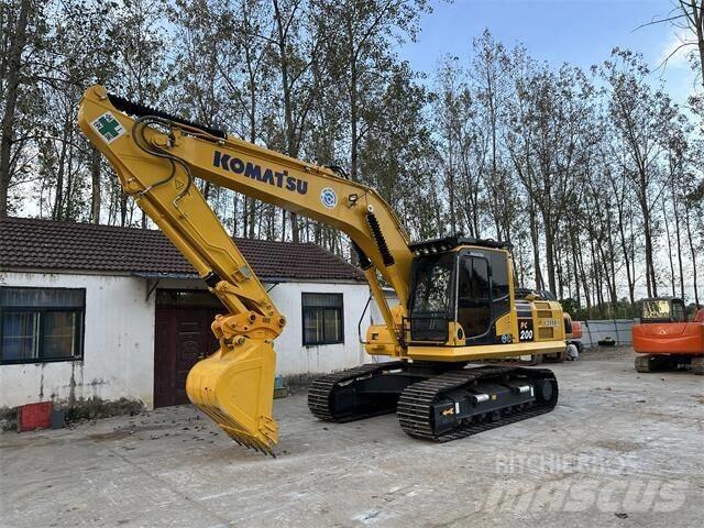 Komatsu PC200-8 Gravemaskiner på larvebånd