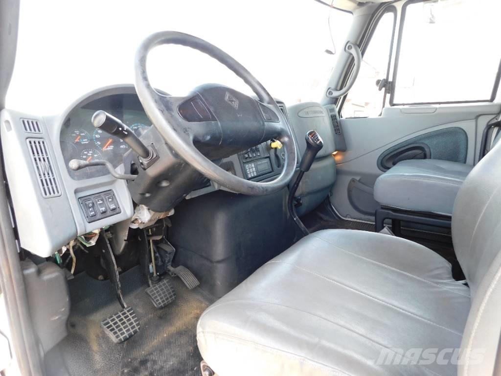 International 4400 Lastbiler med containerramme / veksellad