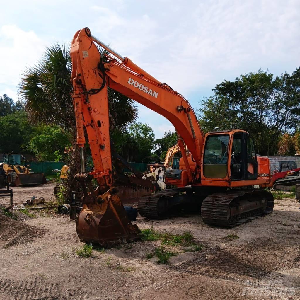 Doosan DX 225 LC Gravemaskiner på larvebånd