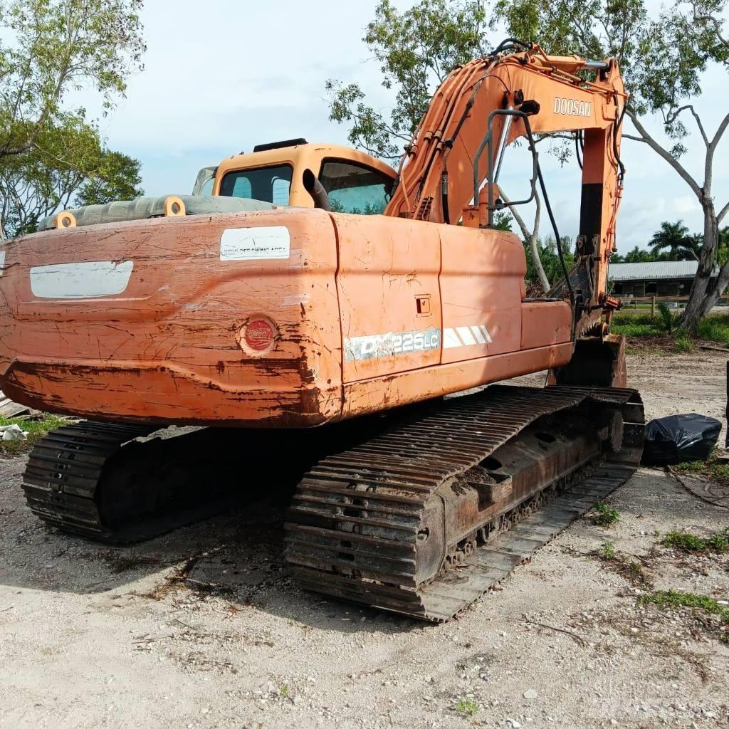 Doosan DX 225 LC Gravemaskiner på larvebånd