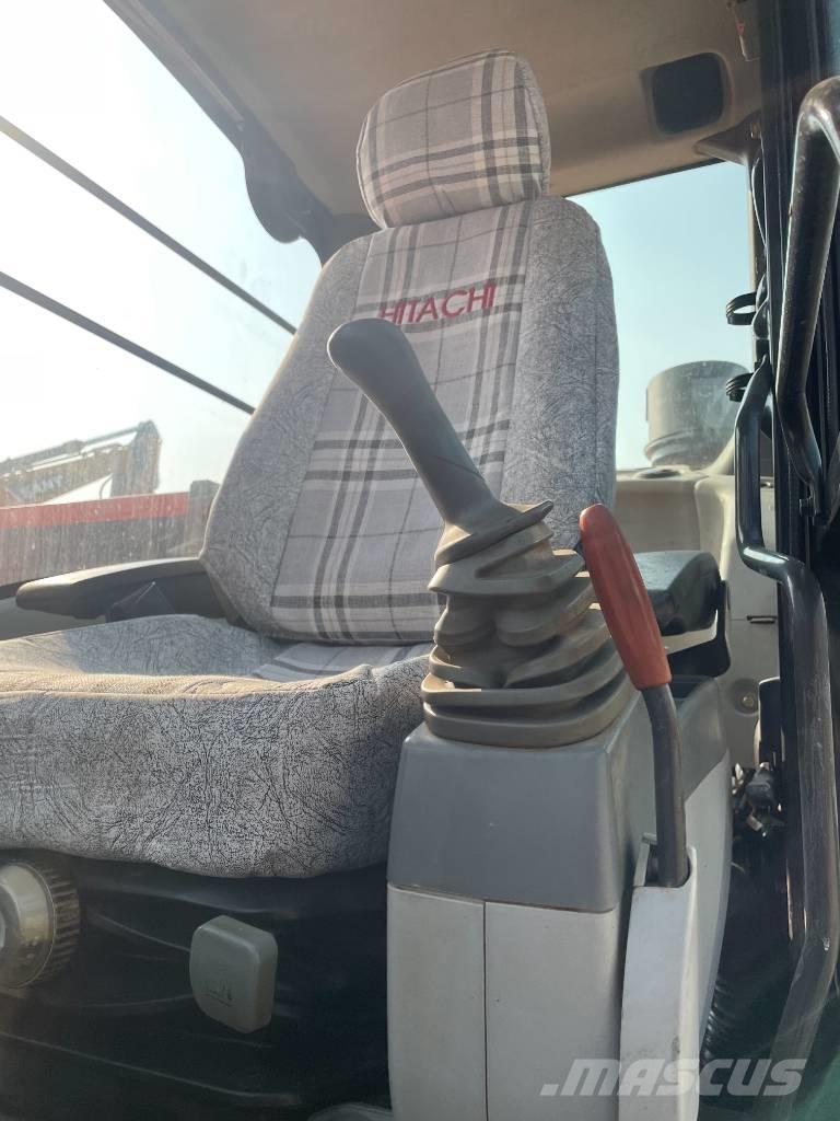 Hitachi ZX 130 Gravemaskiner på larvebånd