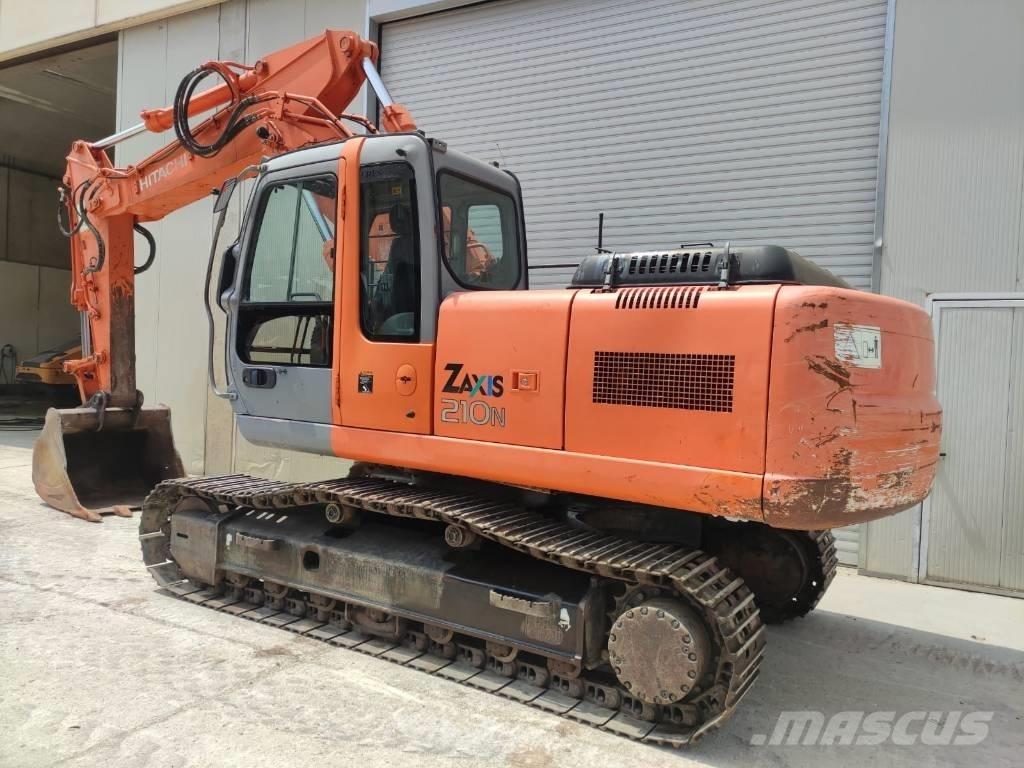 Hitachi ZX210N Gravemaskiner på larvebånd