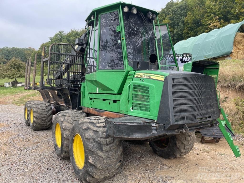 John Deere 1010 E Udkørselsmaskiner