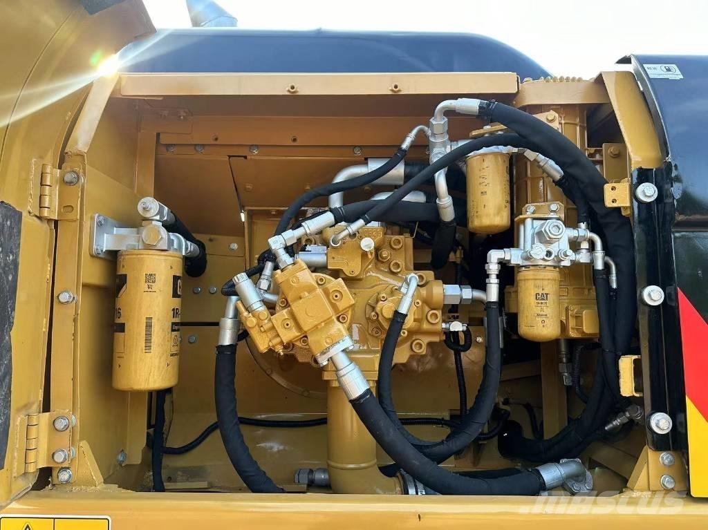 CAT 330D Gravemaskiner på larvebånd