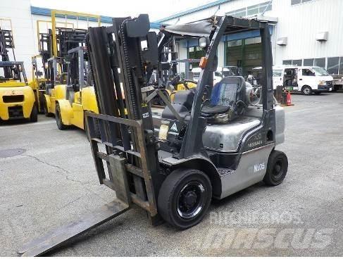 Nissan PL02A20D LPG gaffeltrucks