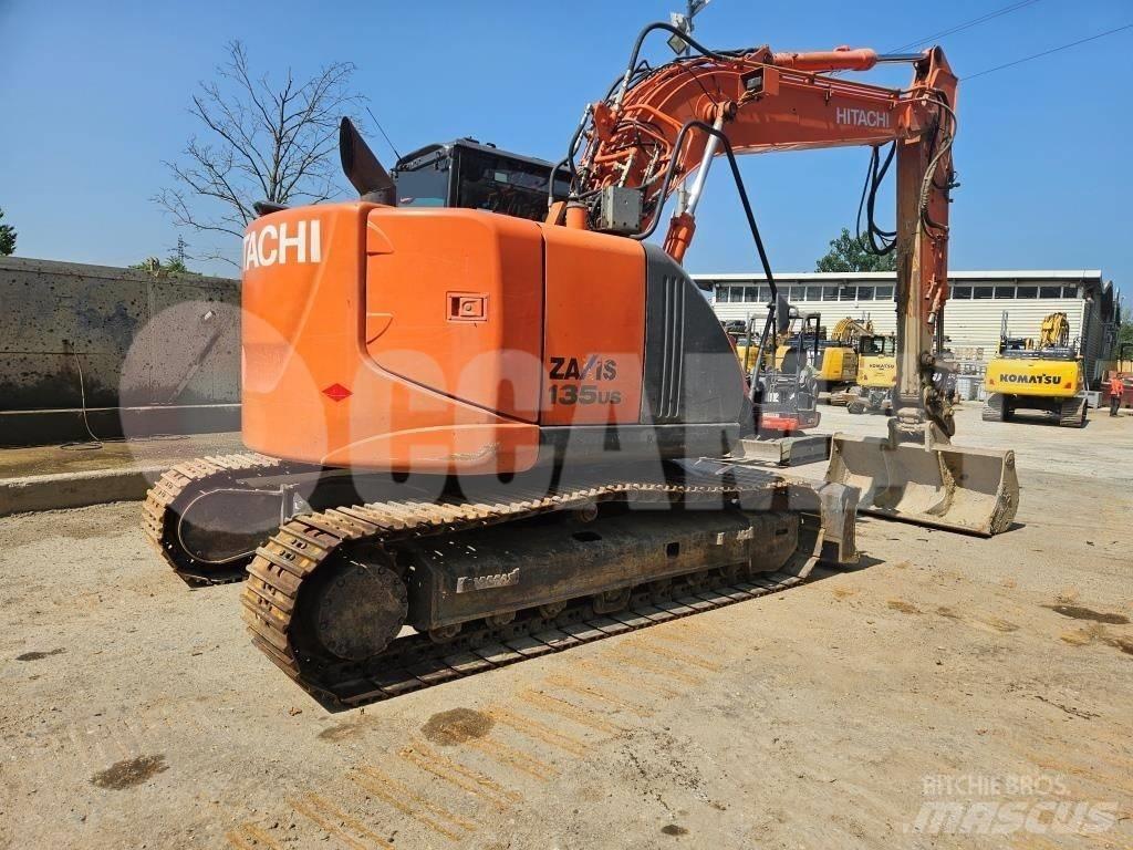 Hitachi ZX 135 US Gravemaskiner på larvebånd