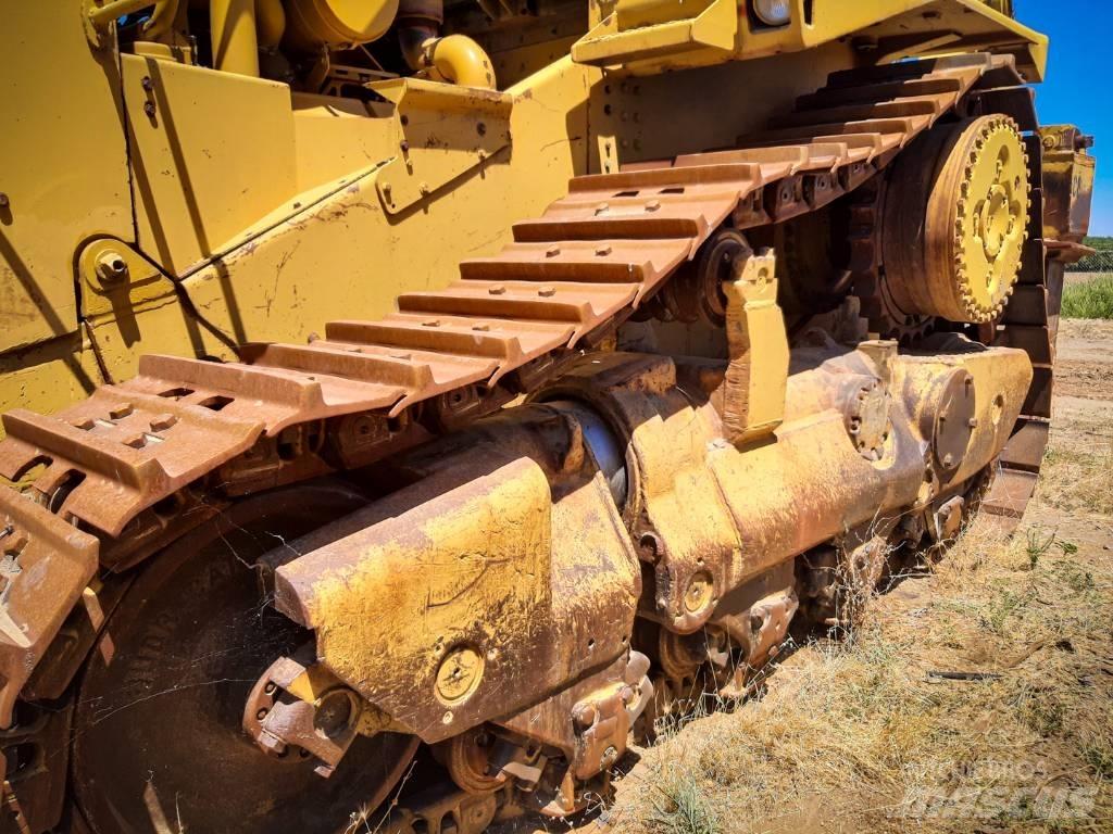 CAT D10 Bulldozer på larvebånd
