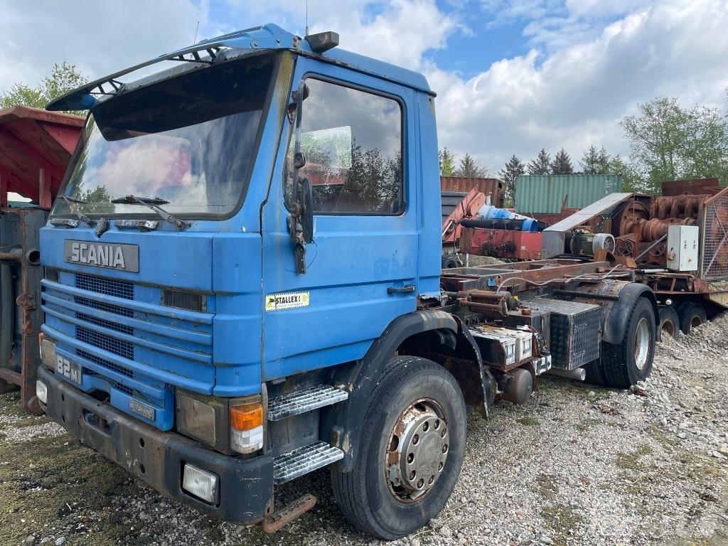 Scania 82M Demonterbare/wirehejs lastbiler