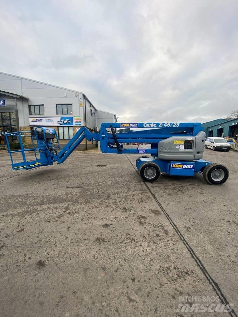 Genie Z 45/25 J Bomlifte med knækarm