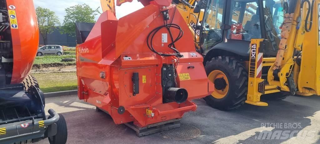 Kubota BC 1200 Balleskærere og -stablere