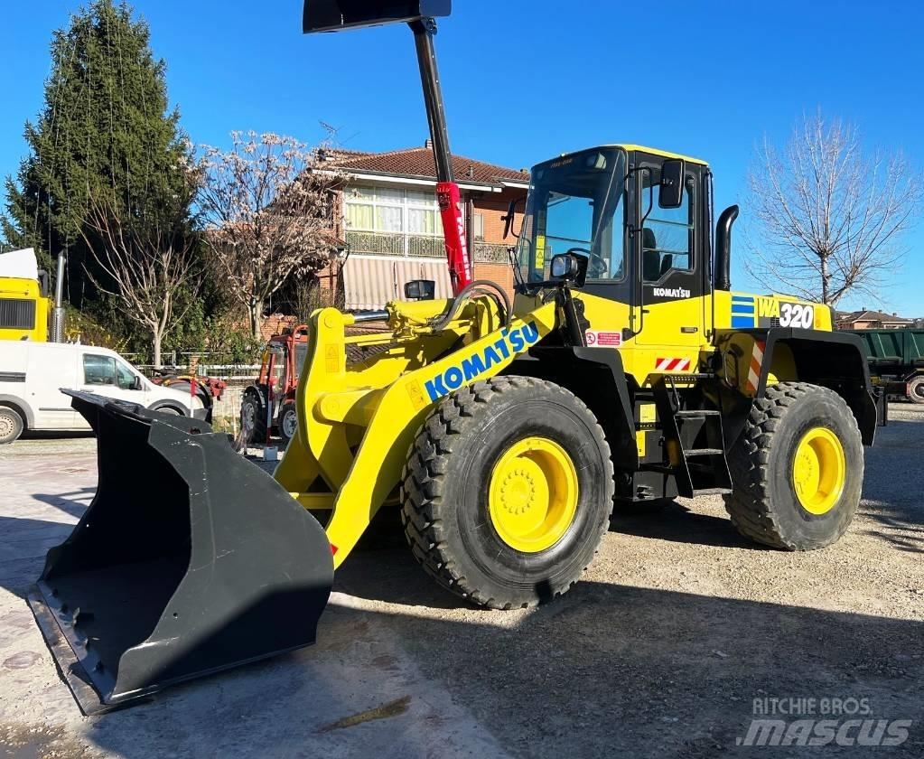 Komatsu WA 320 Læssemaskiner på hjul