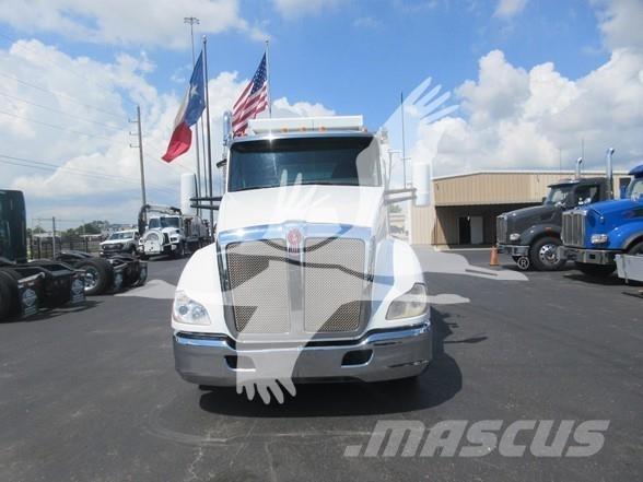 Kenworth T680 Lastbiler med tip