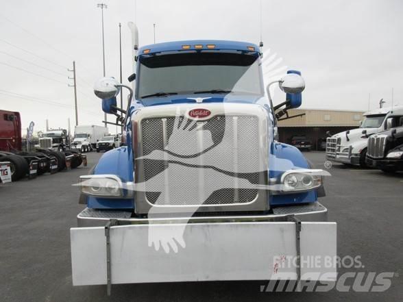 Peterbilt 567 Trækkere