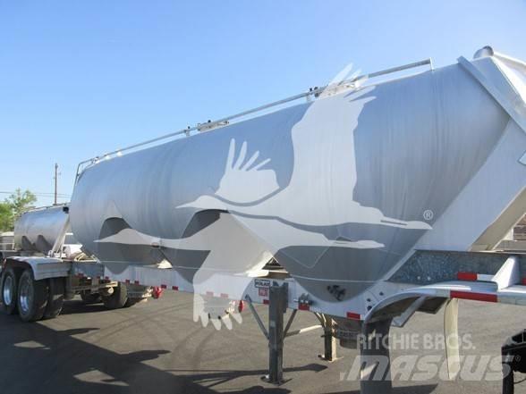 Polar 1000 Semi-trailer med Tank