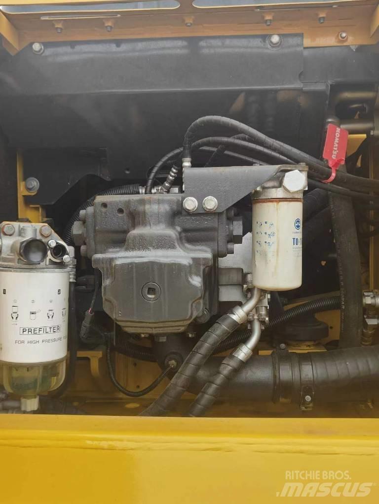 Komatsu PC200 Gravemaskiner på larvebånd