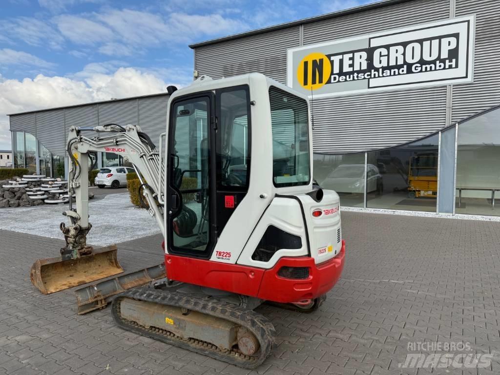 Takeuchi TB 225 V3 Minigravemaskiner