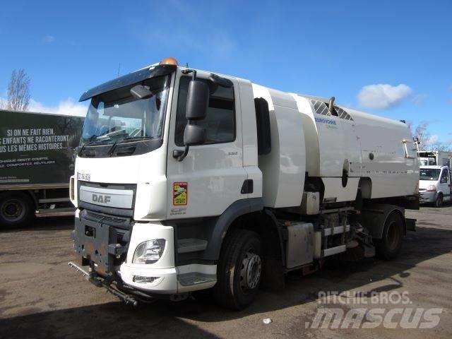 DAF CF330 Fejebiler