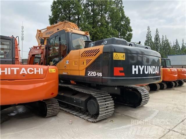 Hyundai Robex 220 LC Gravemaskiner på larvebånd