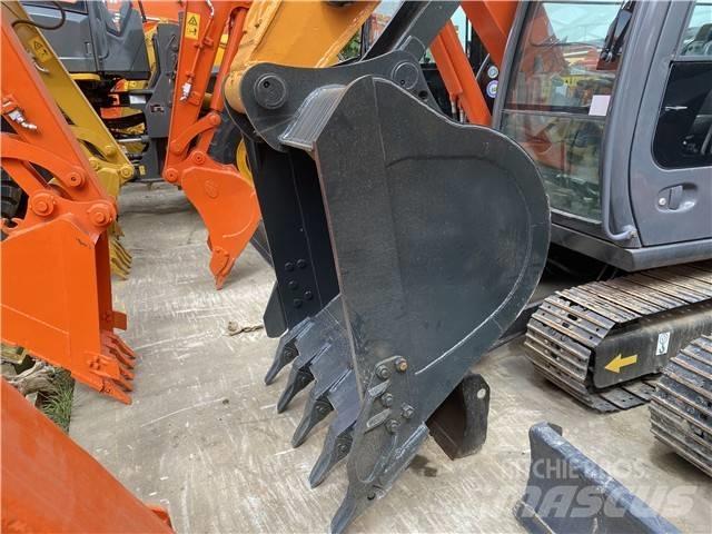 Hyundai Robex 220 LC Gravemaskiner på larvebånd