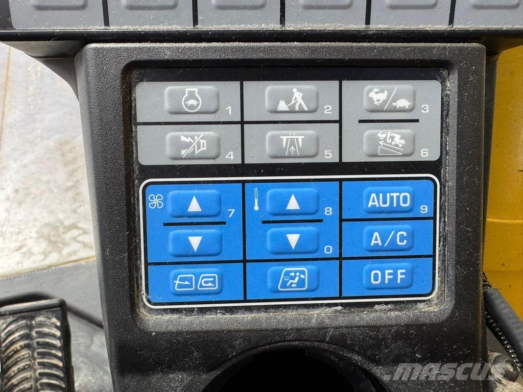 Komatsu PW180-11 Gravemaskiner på hjul