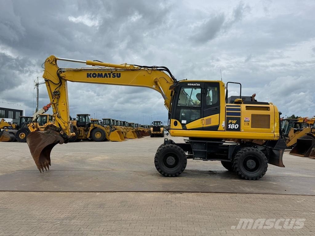 Komatsu PW180-11 Gravemaskiner på hjul