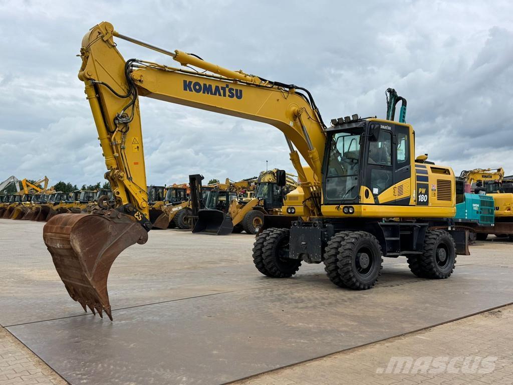 Komatsu PW180-11 Gravemaskiner på hjul