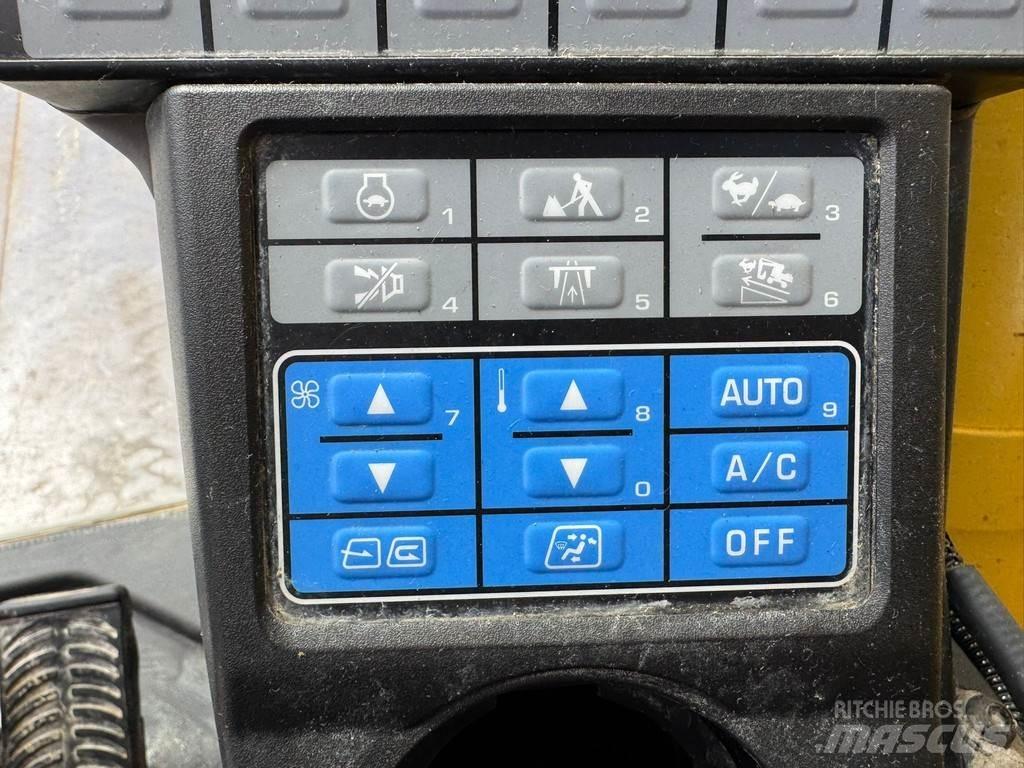 Komatsu PW180-11 Gravemaskiner på hjul