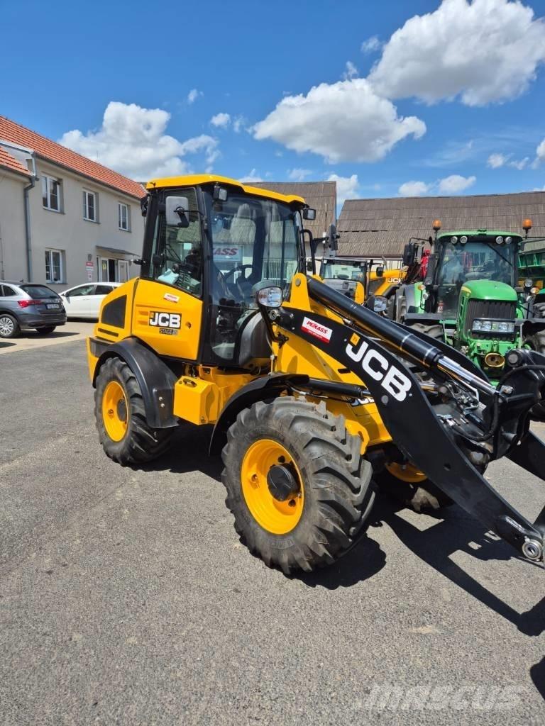 JCB 409 Agri Teleskoplæssere til landbrug