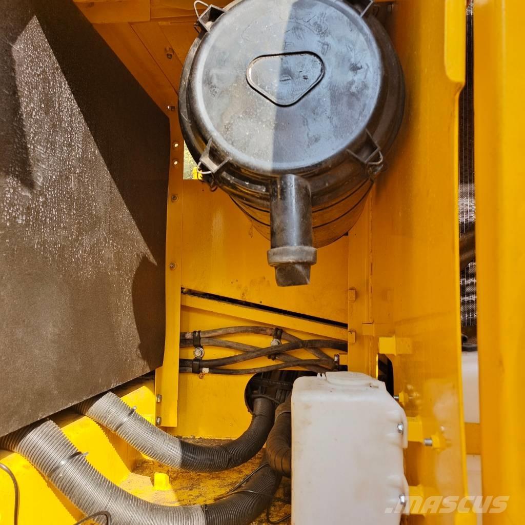 Komatsu PC 200-8 Gravemaskiner på larvebånd