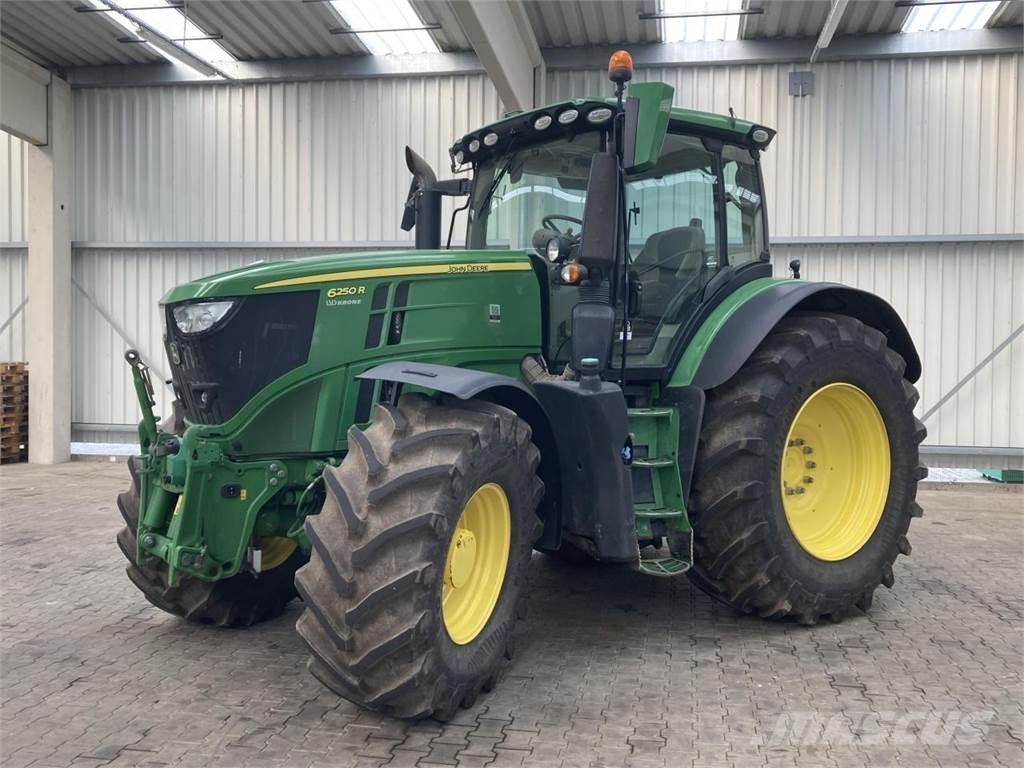 John Deere 6250R Traktorer