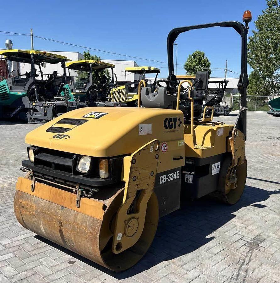 CAT CB 334E Tvilling tromle
