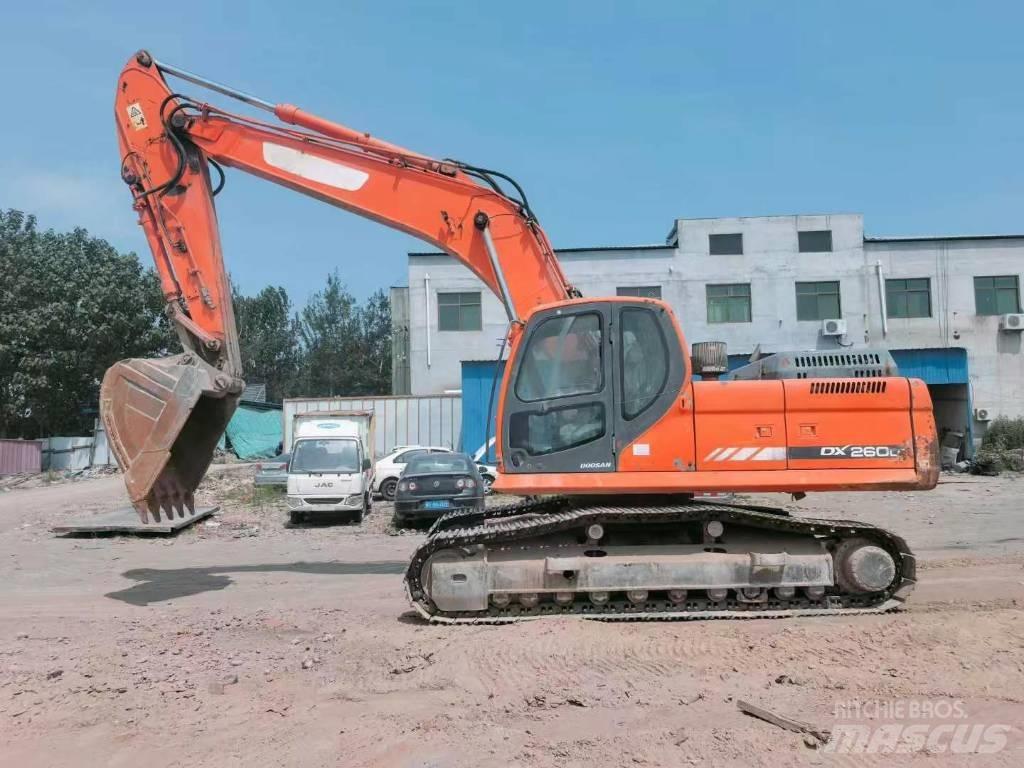 Doosan DX260 Gravemaskiner på larvebånd