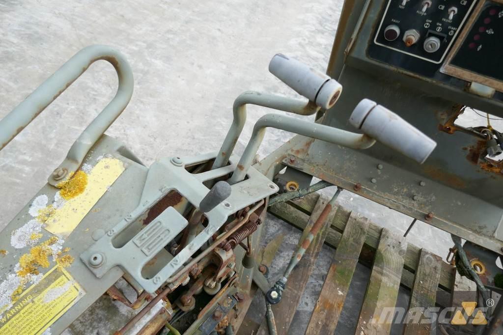 CAT 6T-3309 Kabiner og interiør