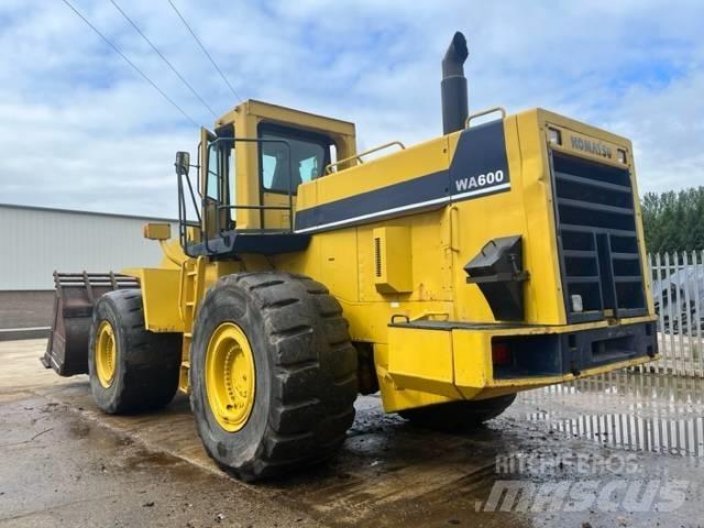 Komatsu WA 600-1 Læssemaskiner på hjul
