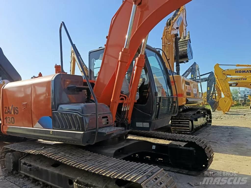 Hitachi ZX130-5A Gravemaskiner på larvebånd