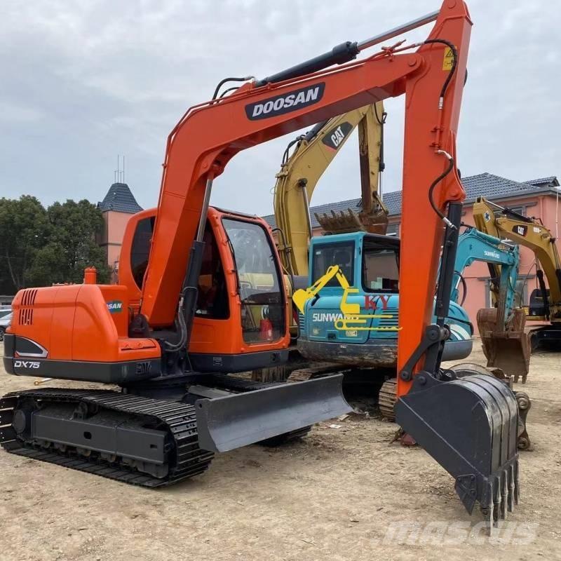 Doosan DX 75-9 Gravemaskiner på larvebånd