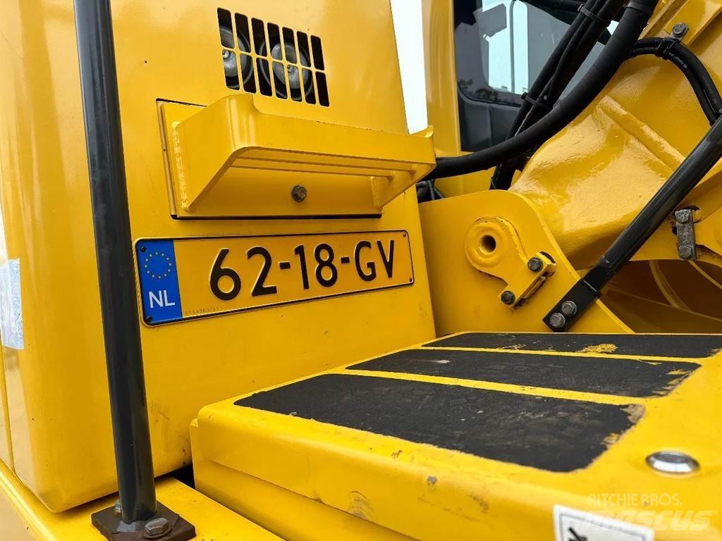 Komatsu PW160-8 Gravemaskiner på hjul